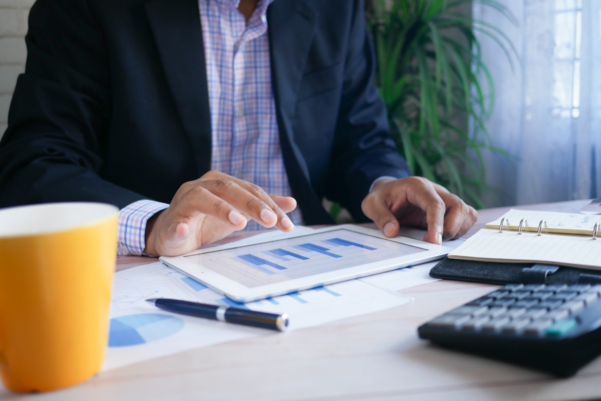 Project Finance vs Corporate Finance in Oil and Gas: Which Structure Works Best?